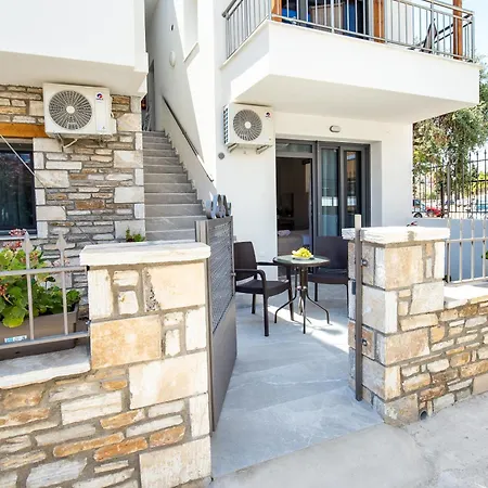 σε πετρινο σπιτι Potos