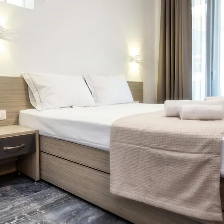 σε πετρινο σπιτι Potos