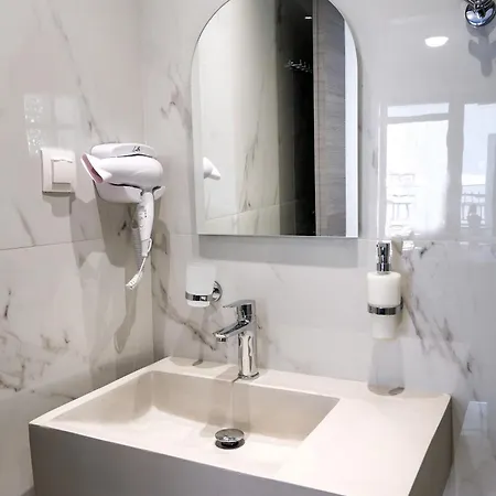 σε πετρινο σπιτι Potos