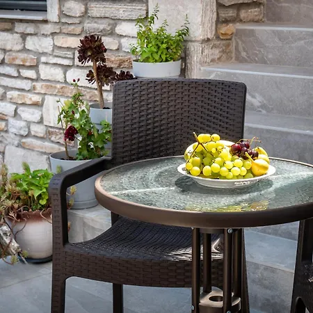 Apartament σε πετρινο σπιτι Potos