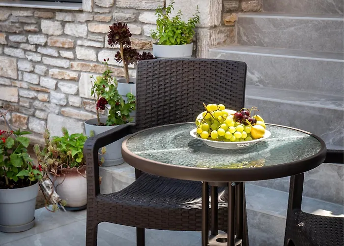 Apartament σε πετρινο σπιτι Potos